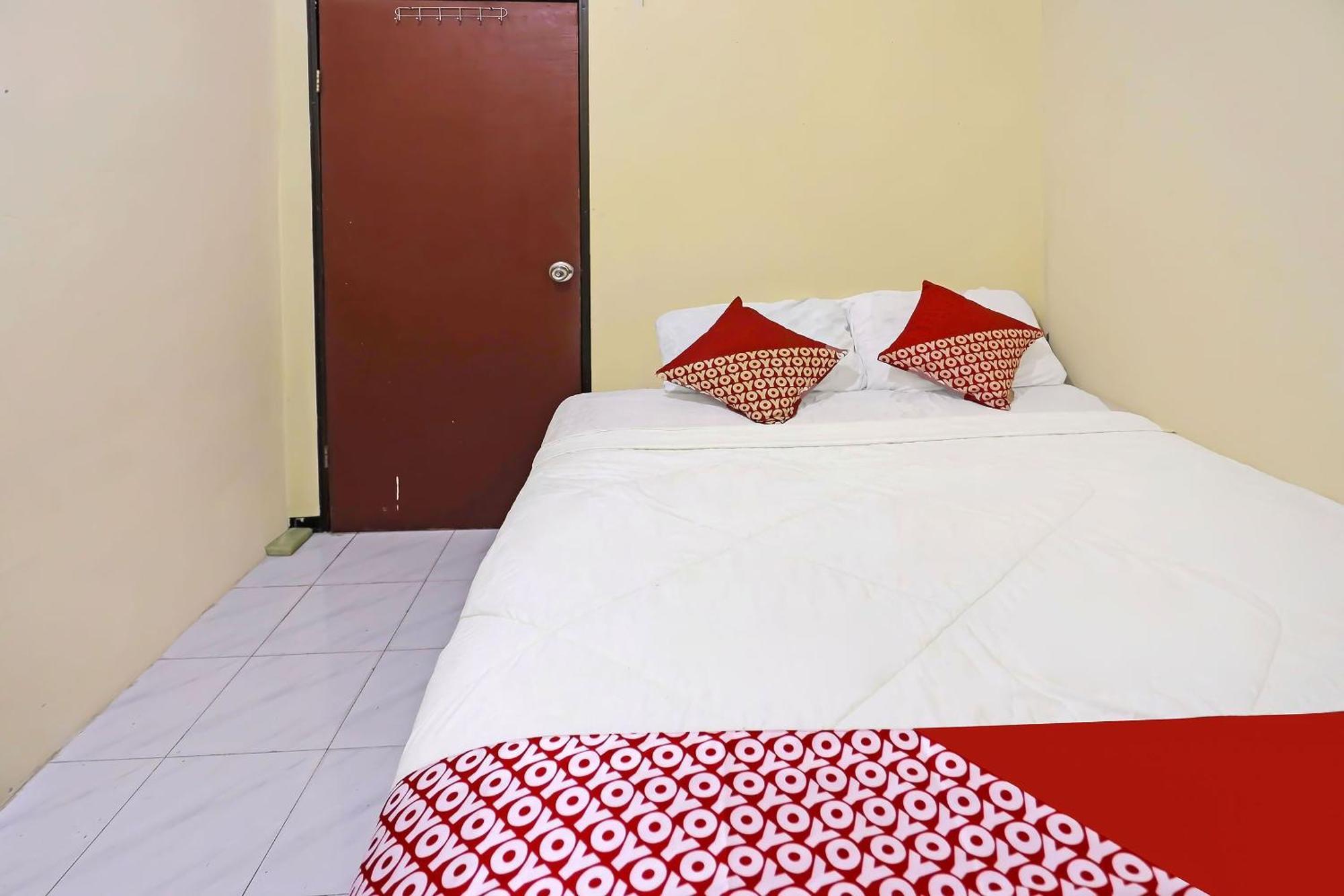 Spot On 91343 Kartika Guest House Syariahnearpantai Stres Jodoh  Εξωτερικό φωτογραφία